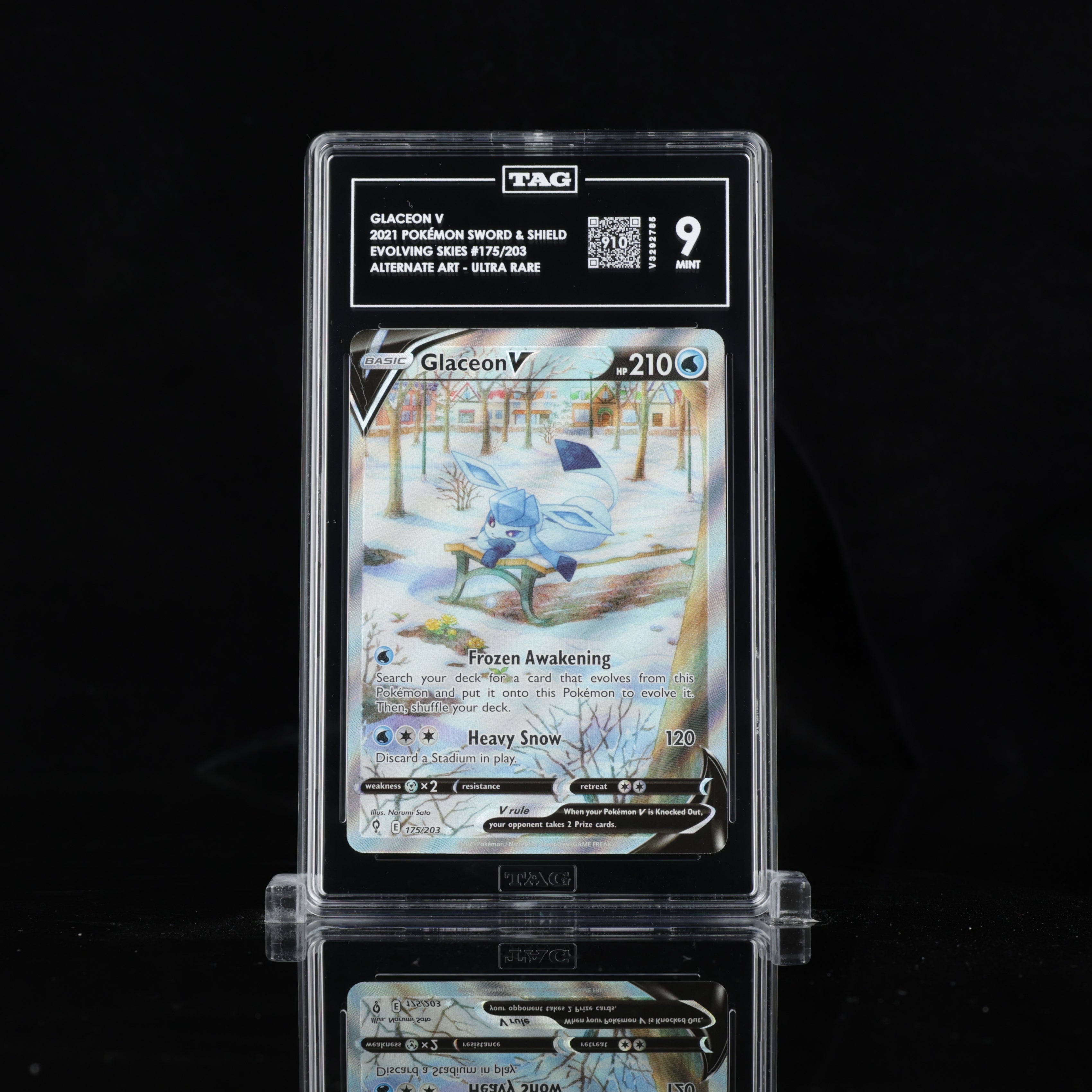 2021 Pokémon TCG Evolving Skies Glaceon V #175/203 Alt-Art Ultra Rare TAG 9